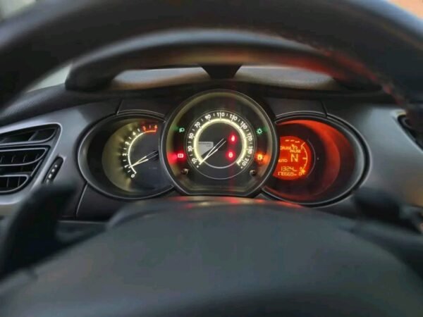 FB_IMG_17657151764718424 Citroën C3 2015