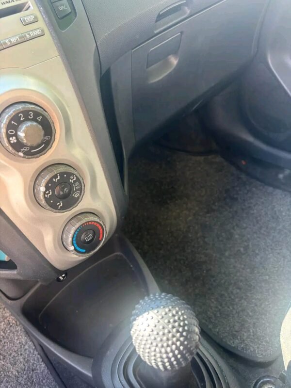 FB_IMG_17657162818069913 Toyota Yaris 2008