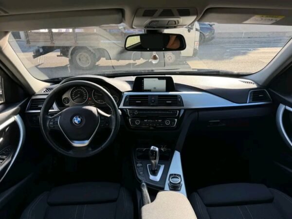 BMW 318d Touring 2018
