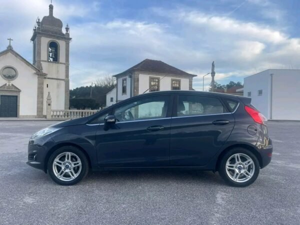 Véhicule diesel 1.6 – 95 CV