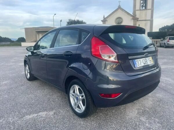 Véhicule diesel 1.6 – 95 CV