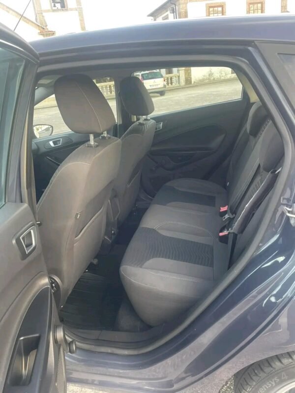 Véhicule diesel 1.6 – 95 CV