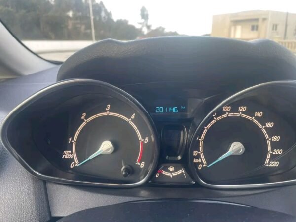 Véhicule diesel 1.6 – 95 CV